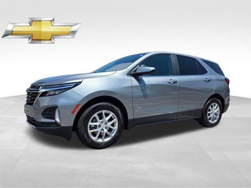 Used 2024 Chevrolet Equinox LT FWD image 3