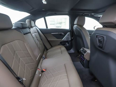 Used 2026 BMW 530i xDrive 530i xDrive w/ Premium Package image 28