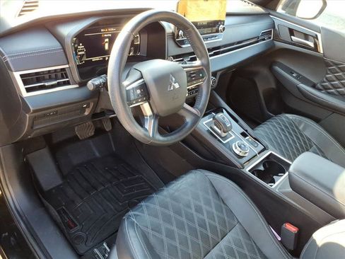Used 2023 Mitsubishi Outlander SEL Black Edition image 12