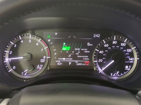 Used 2024 Toyota Highlander LE image 12
