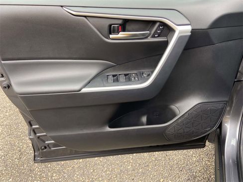 Used 2024 Toyota RAV4 XLE Premium image 13