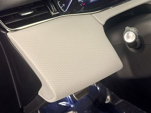 Used 2023 Land Rover Range Rover Evoque R-Dynamic S image 10