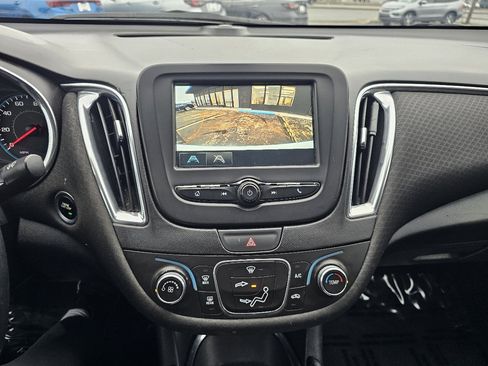 Used 2018 Chevrolet Malibu LT image 23