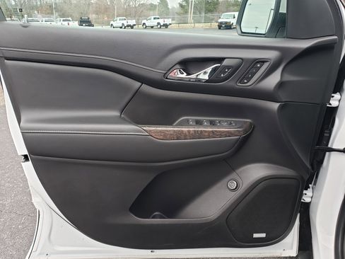 Used 2023 GMC Acadia Denali image 11