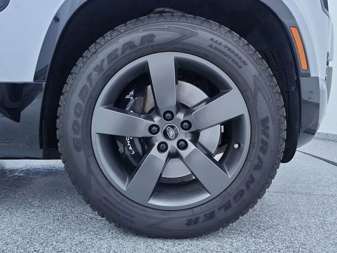 Used 2023 Land Rover Defender 110 V8 image 42