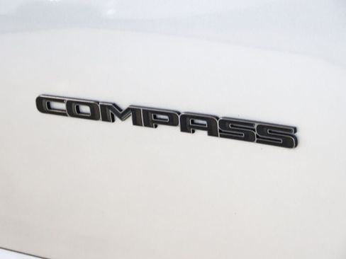 Used 2022 Jeep Compass High Altitude AWD/4WD image 22