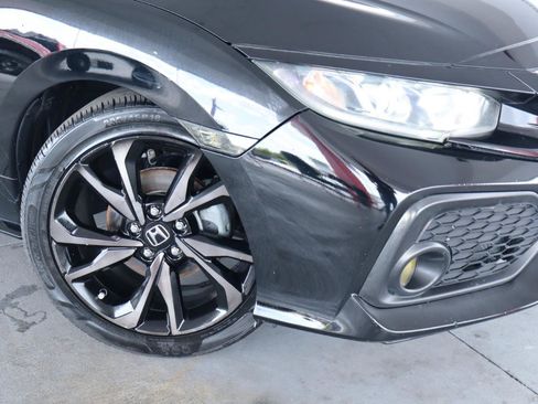 Used 2018 Honda Civic Sport image 4