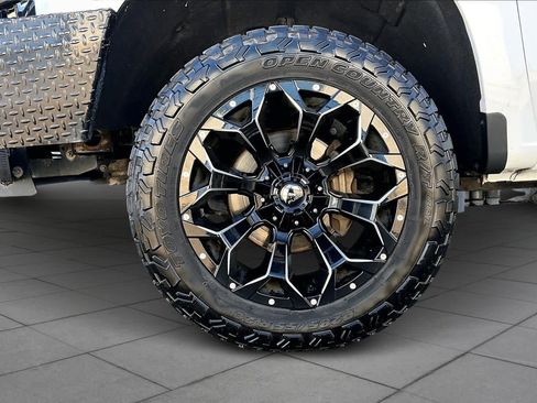 Used 2019 Chevrolet Silverado 1500 LT w/ Texas Edition image 10