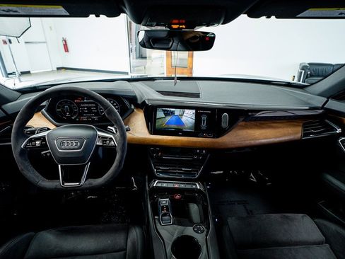 Used 2022 Audi e-tron GT Premium Plus image 55