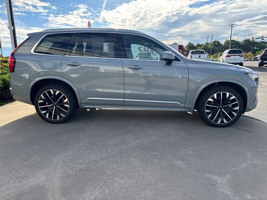 Used 2025 Volvo XC90 B6 Plus w/ Protection Package Premier AWD/4WD image 4