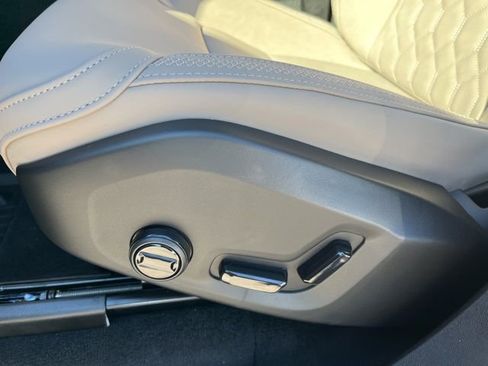 New 2026 Volvo XC90 B6 Plus w/ Protection Package Premier image 26