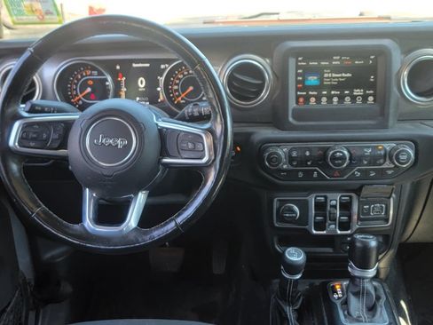 Used 2018 Jeep Wrangler Unlimited Sahara AWD/4WD image 21