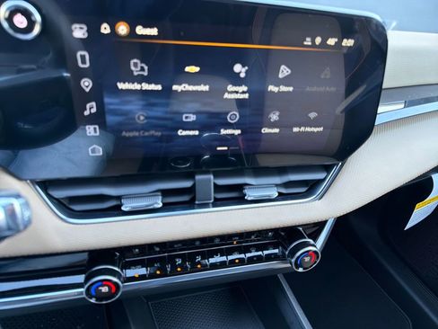 New 2026 Chevrolet Equinox ACTIV w/ Convenience Package III image 17