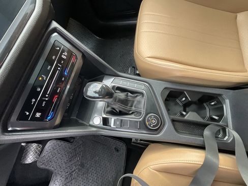 Used 2022 Volkswagen Tiguan SE image 21