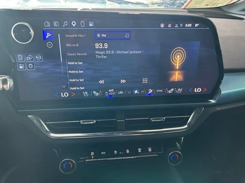 Used 2024 Chevrolet Equinox EV LT FWD image 26