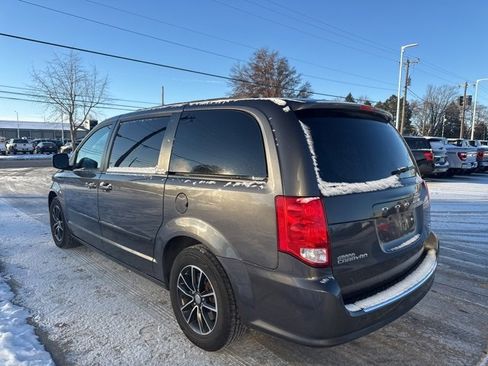 Used 2017 Dodge Grand Caravan GT image 5