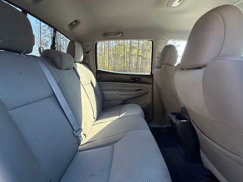 Used 2015 Toyota Tacoma PreRunner image 22