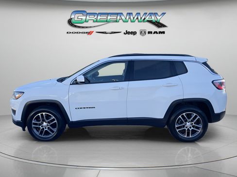 Used 2017 Jeep Compass Latitude w/ Popular Equipment Group FWD image 2