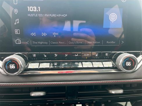 Used 2024 Chevrolet Colorado Z71 w/ Z71 Convenience Package 2 image 15