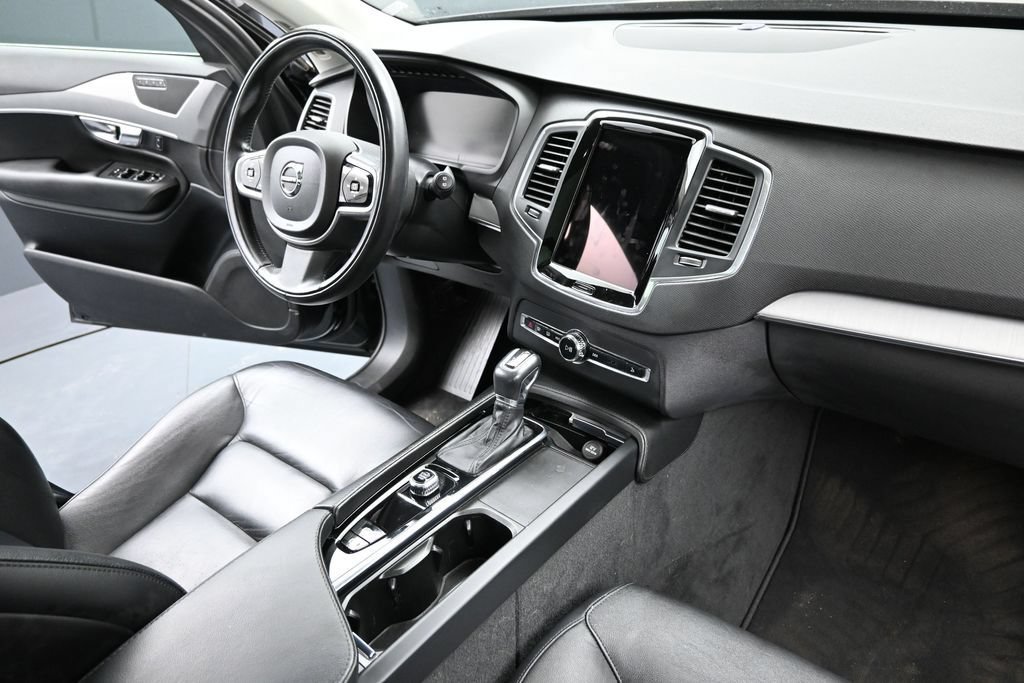 Used 2022 Volvo XC90 T5 Momentum AWD/4WD image 27