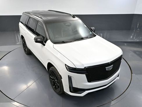 Used 2024 Cadillac Escalade Sport w/ LPO, ONYX Package image 71