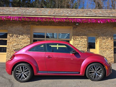 Used 2017 Volkswagen Beetle #PinkBeetle image 23