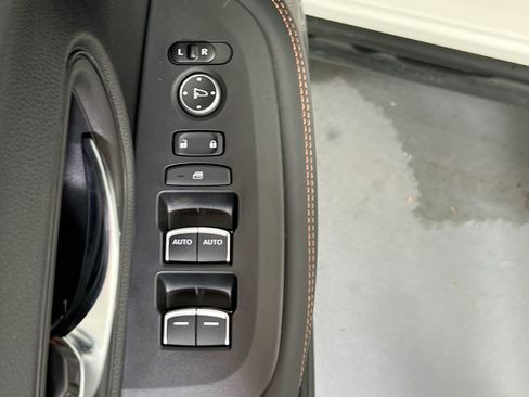 Used 2023 Honda HR-V Sport image 17