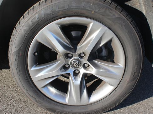 Used 2016 Toyota Highlander Limited image 20