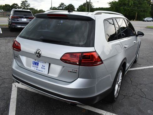 Used 2017 Volkswagen Golf Alltrack SE AWD/4WD image 6