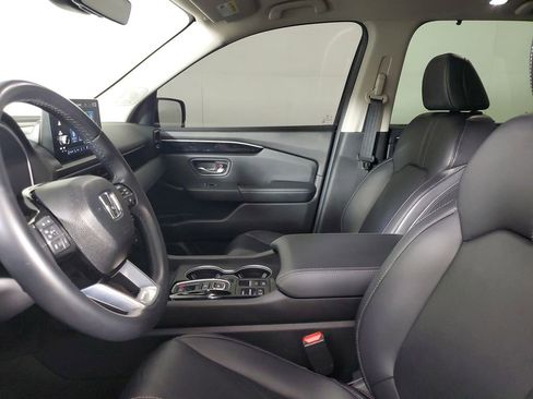 Used 2025 Honda Pilot Touring image 21
