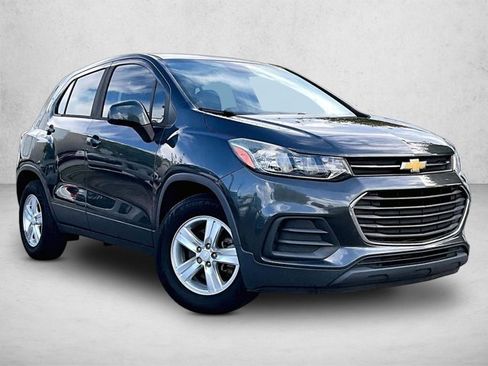 Used 2020 Chevrolet Trax LS FWD image 12