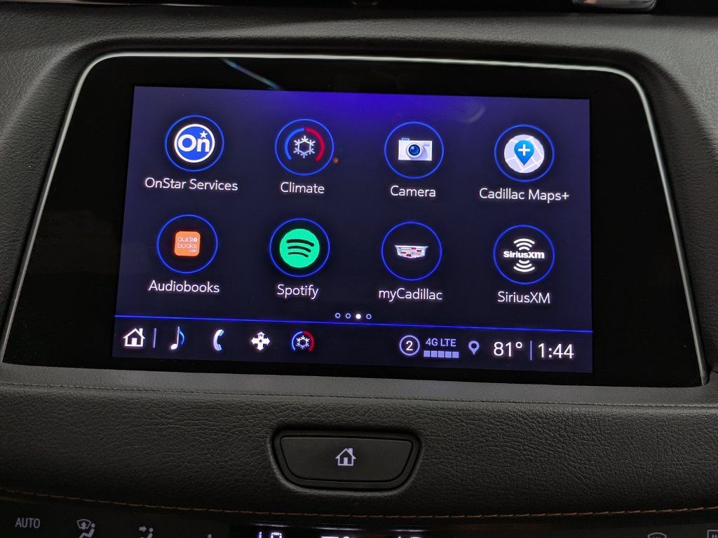 Used 2022 Cadillac XT4 Sport w/ Enhanced Visibility Package AWD/4WD image 38