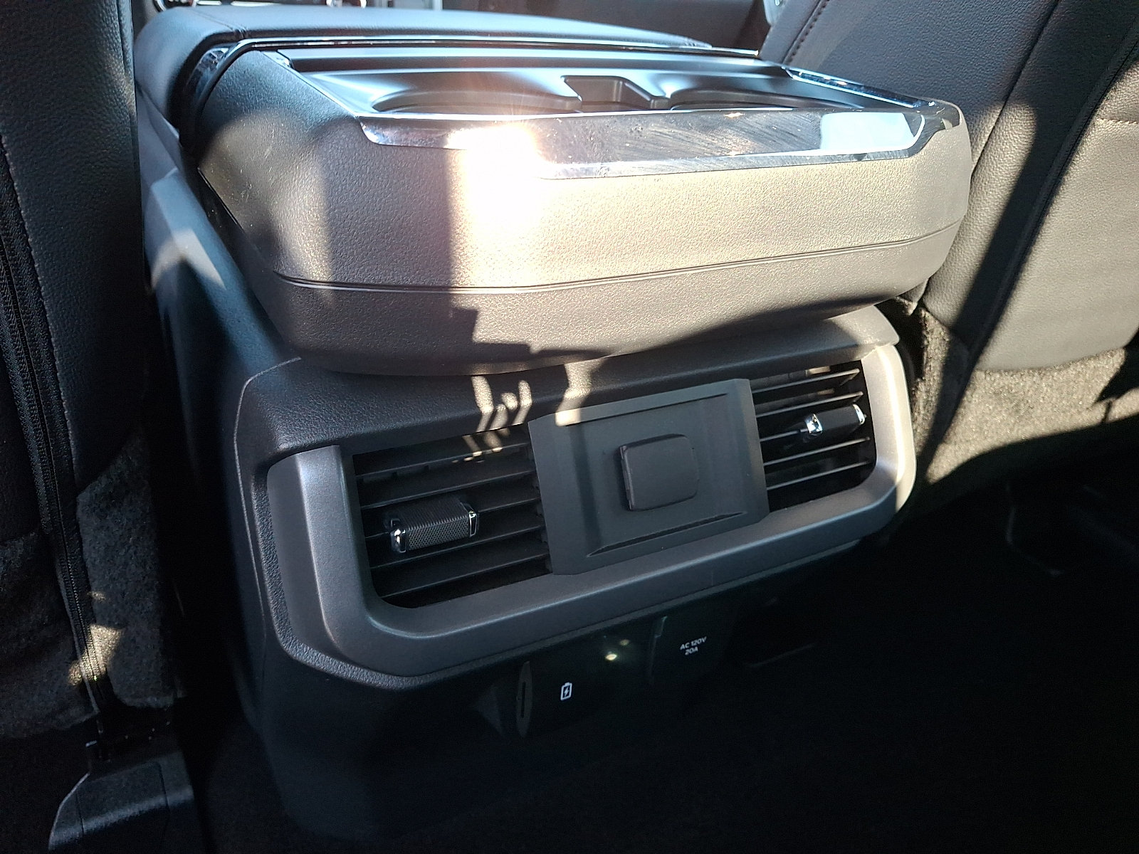 Used 2025 Ford F150 Lariat w/ Equipment Group 501A Mid AWD/4WD image 11