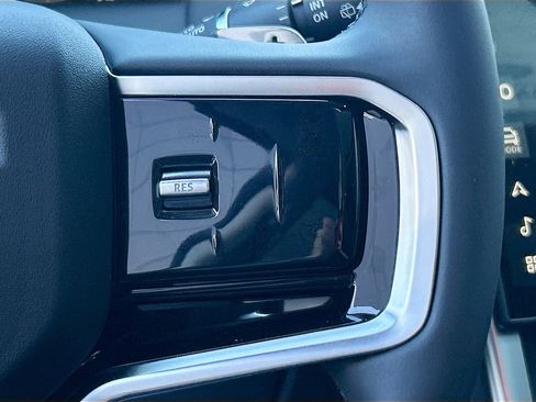 Used 2025 Land Rover Discovery Sport S image 29
