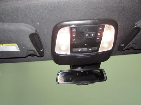 Used 2018 Chrysler 300 C w/ Sun, Sound & Nav Package image 18