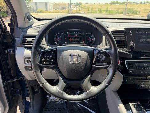 Used 2019 Honda Pilot Touring image 9