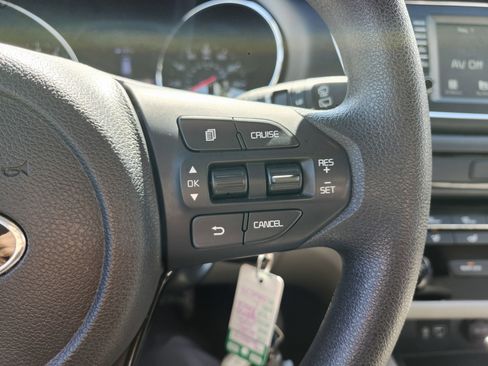 Used 2020 Kia Sedona L FWD image 30