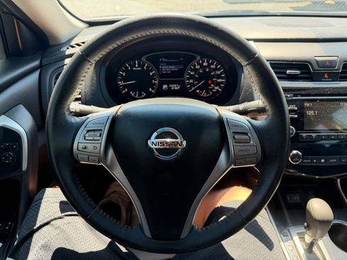 Used 2014 Nissan Altima 2.5 SV w/ Convenience Package FWD image 17