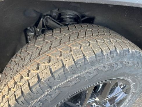 New 2025 GMC Canyon AT4 image 23