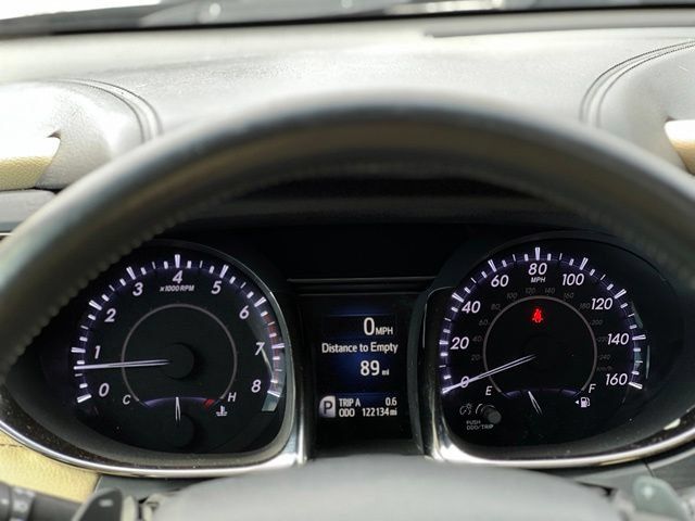 Used 2013 Toyota Avalon Limited FWD image 32