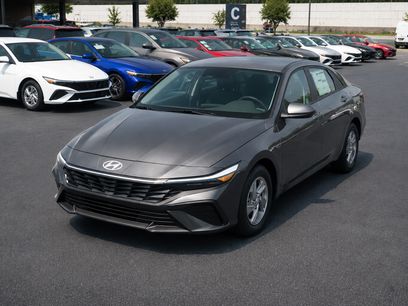 New 2026 Hyundai Elantra SE