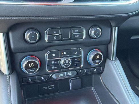 Used 2024 Chevrolet Tahoe Z71 w/ Luxury Package AWD/4WD image 31