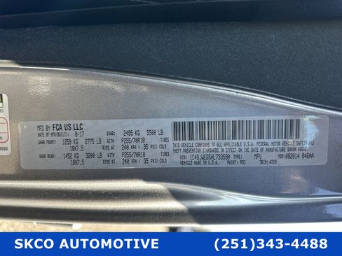 Used 2017 Jeep Wrangler Unlimited Sahara w/ Connectivity Group image 28