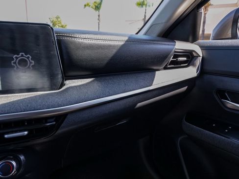 Used 2025 Nissan Kicks SV FWD image 28