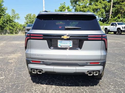 New 2026 Chevrolet Traverse LT w/ Driver Confidence Package FWD image 4