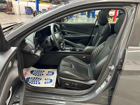 Used 2025 Hyundai Elantra Limited FWD image 22