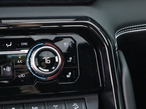 Certified 2024 GMC Sierra 2500 AT4X image 43