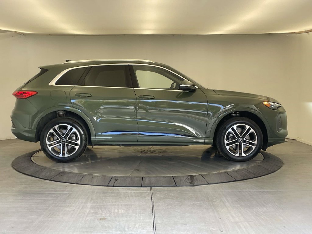 Certified 2025 Audi Q5 Premium w/ Convenience Package AWD/4WD image 8