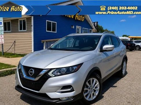 Used 2020 Nissan Rogue Sport SV w/ All-Weather Package AWD/4WD image 1