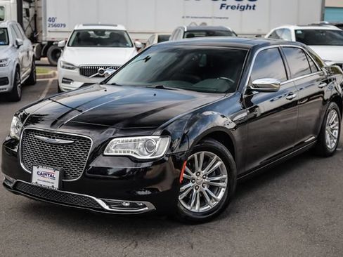 Used 2015 Chrysler 300 C RWD image 5
